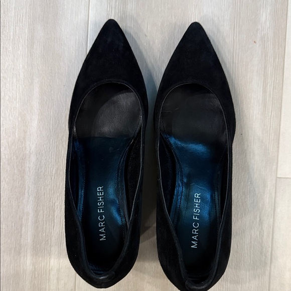 Marc Fisher Black Velvet Pointed Toe Heels - Picture 1 of 5